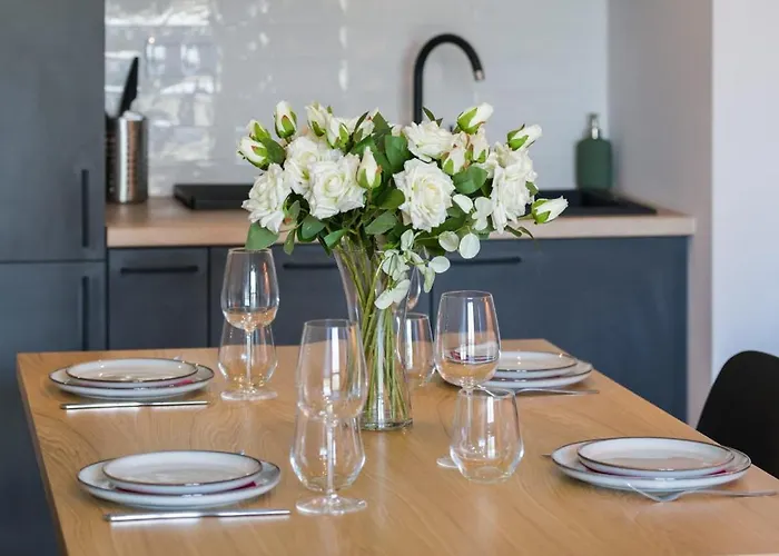 Bukowska 18 With Balcony Mtp By Renters * Познань